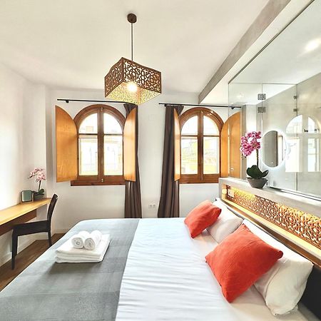 Unique House - Private Spa&Pool -StayinСевиля Екстериор снимка