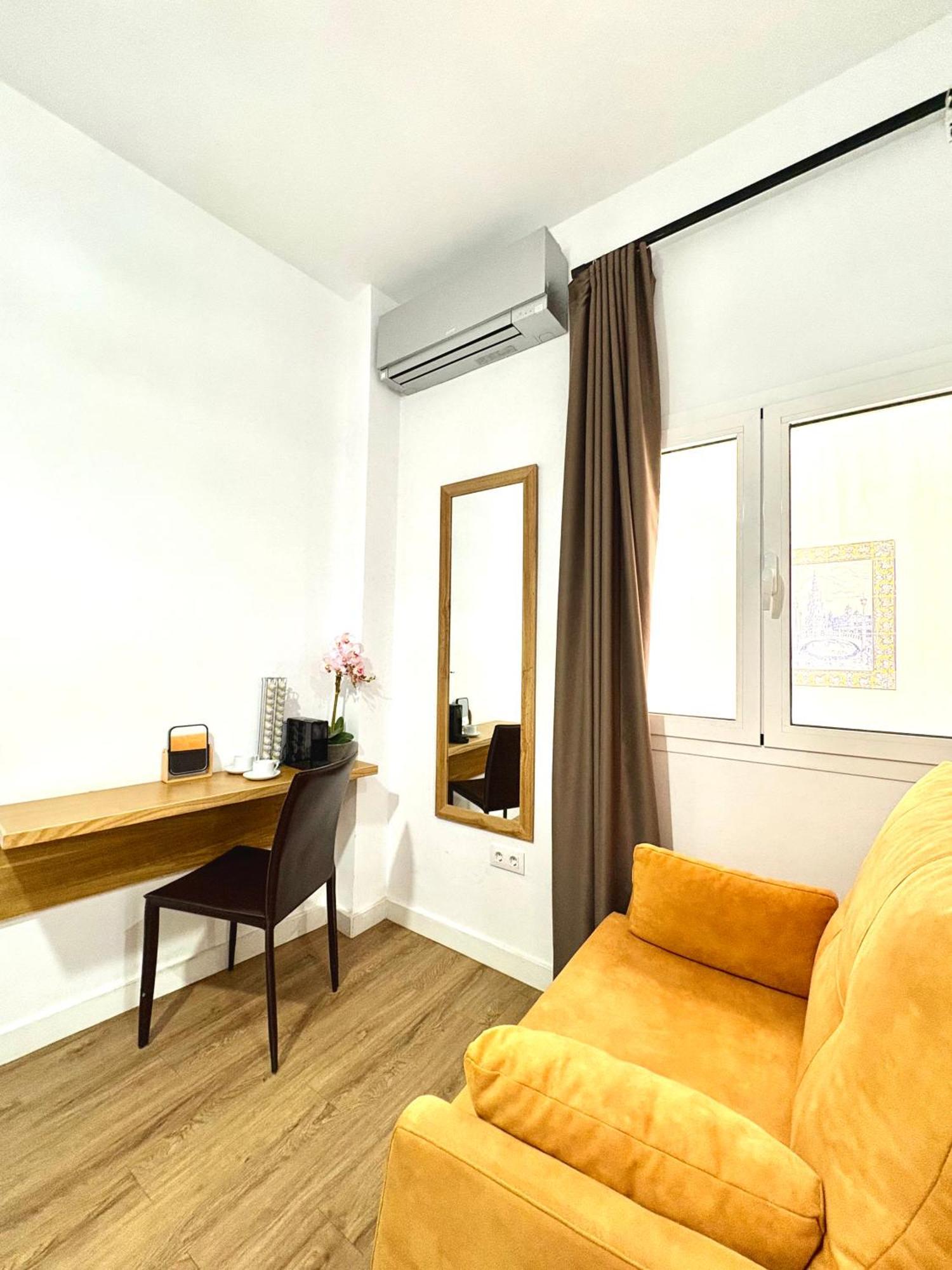 Unique House - Private Spa&Pool -StayinСевиля Екстериор снимка
